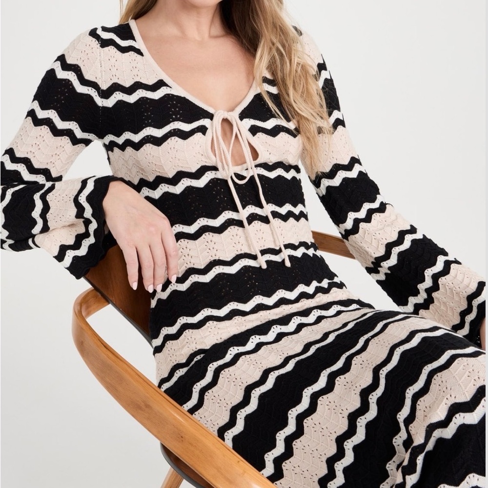 EUC M Seven Wonders Sofia Maxi Dress